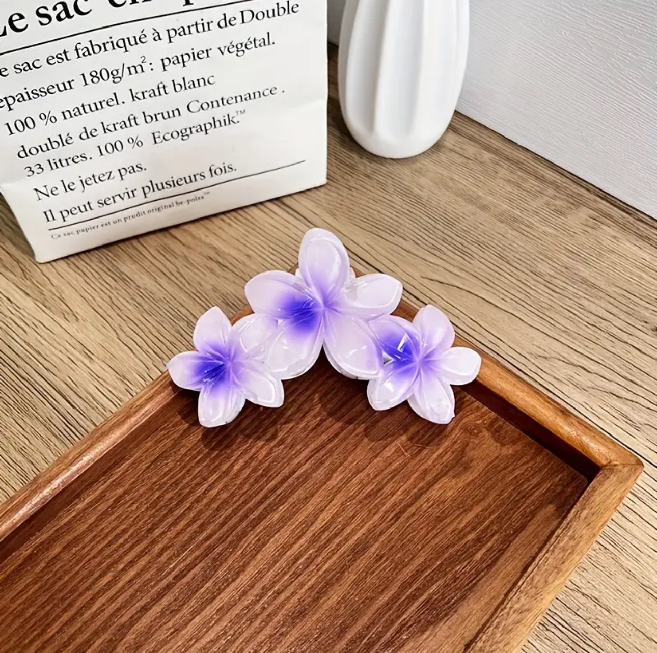 3-Bloom Glossy Hair Claw