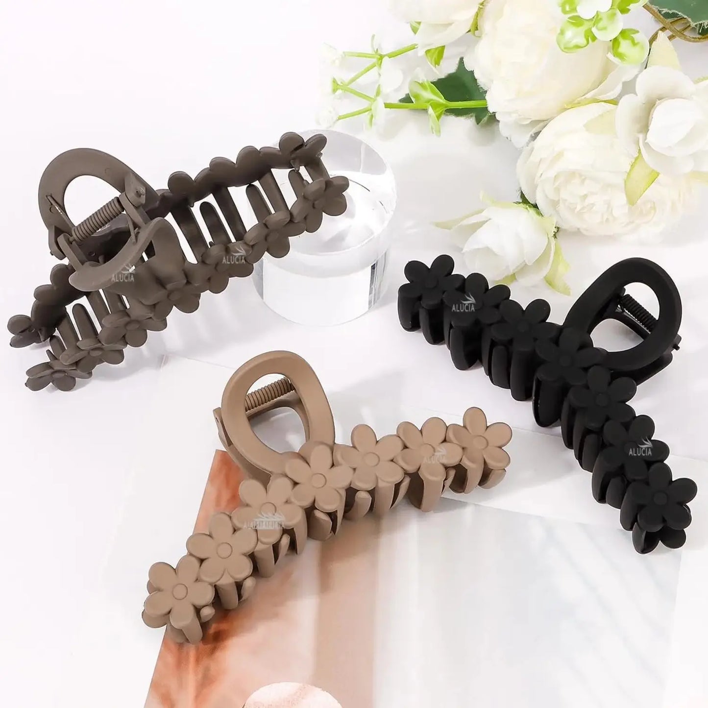 Chic Flower‑adorned Clip