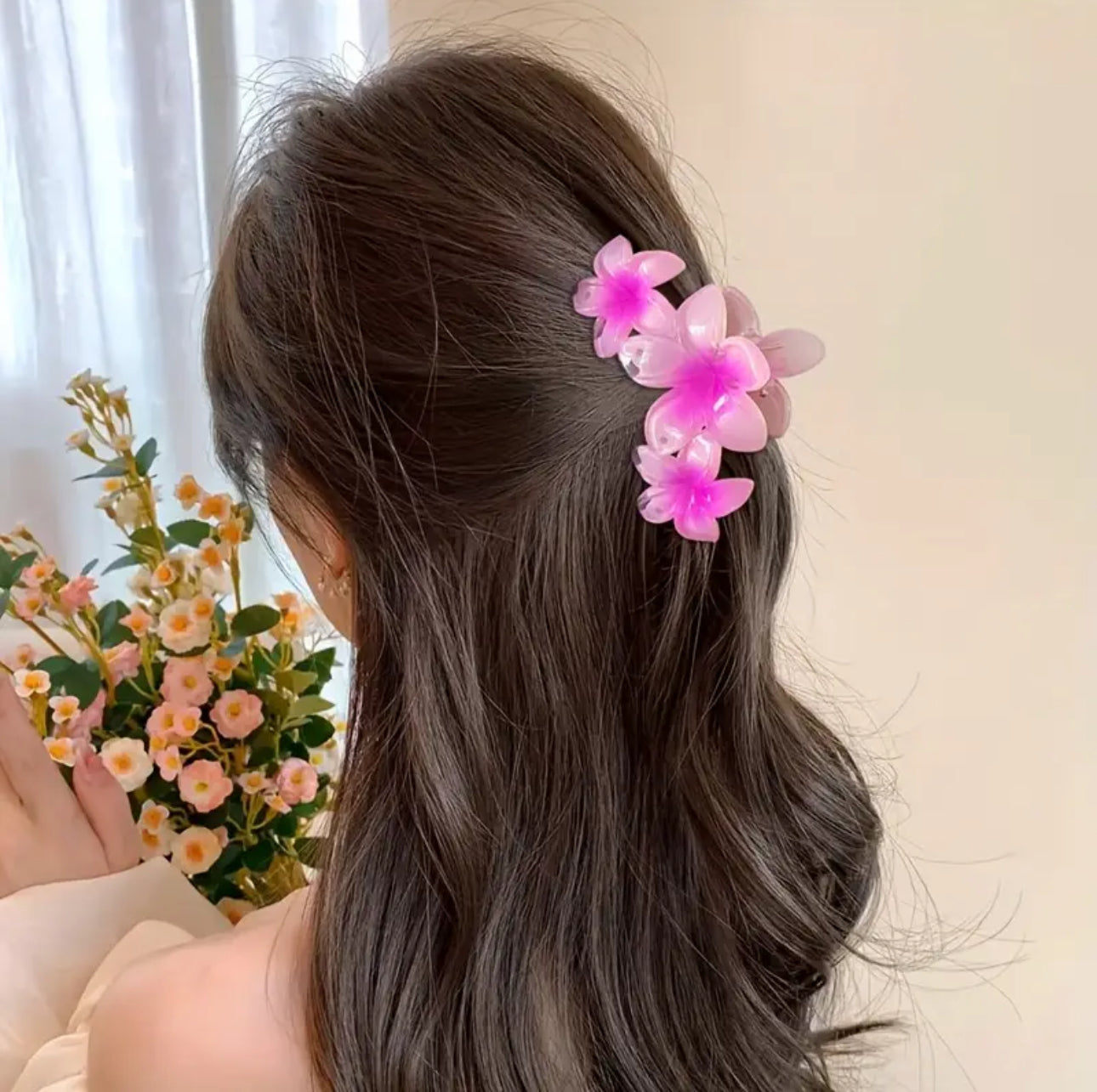 3-Bloom Glossy Hair Claw