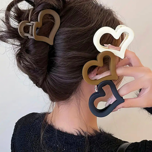 Matte Heart Claw Clip