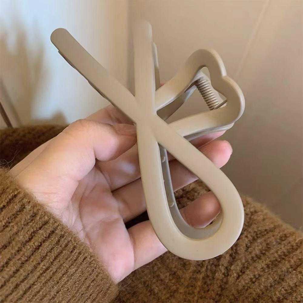Chic HeartBow Clip